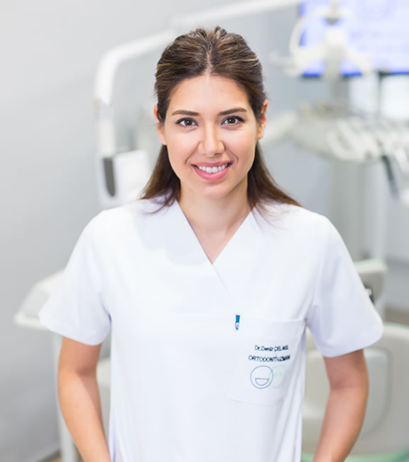 Ortodonti Uzmanı Dr. Deniz Çelakıl